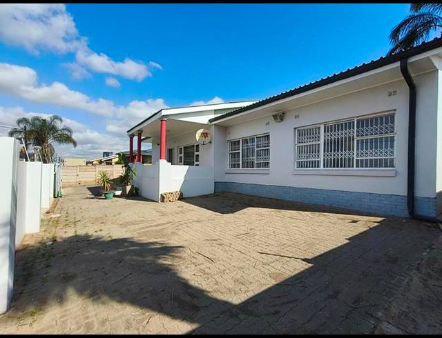 5 BEDROOM HOUSE FOR SALE IN NORWOOD
